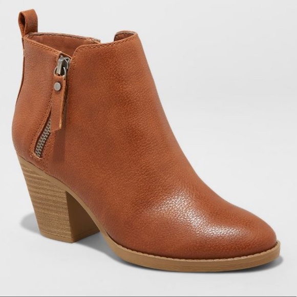 UNIVERSAL THREAD JAMESON FAUX LEATHER BOOTIE - Picture 9 of 10